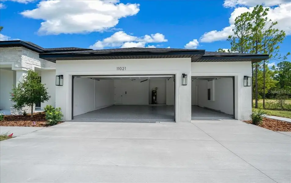 Exterior details and patio area of a home in , Weeki Wachee (Image 3). Exterior details and patio area of a home in , Weeki Wachee (Image 3).