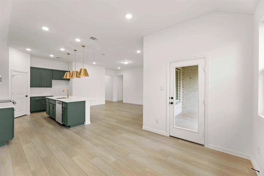 Spacious, unfurnished interior of a new home in Monticello Park, Princeton (Image 14).