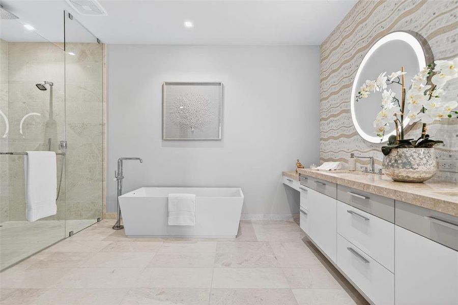 Furnished interior view inside a new home in , Longboat Key (Image 20).