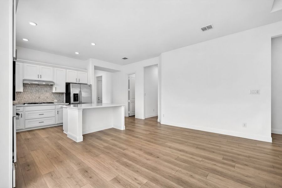 Spacious, unfurnished interior of a new home in The Ridge at Northlake, Northlake (Image 17). Spacious, unfurnished interior of a new home in The Ridge at Northlake, Northlake (Image 17).