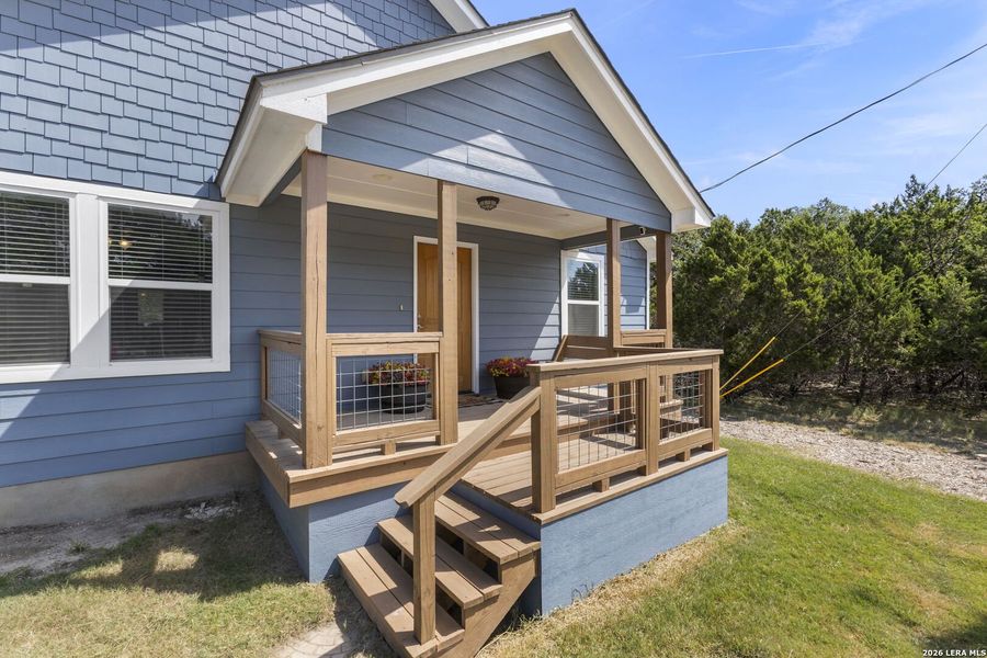 Exterior details and patio area of a home in , Bandera (Image 3).