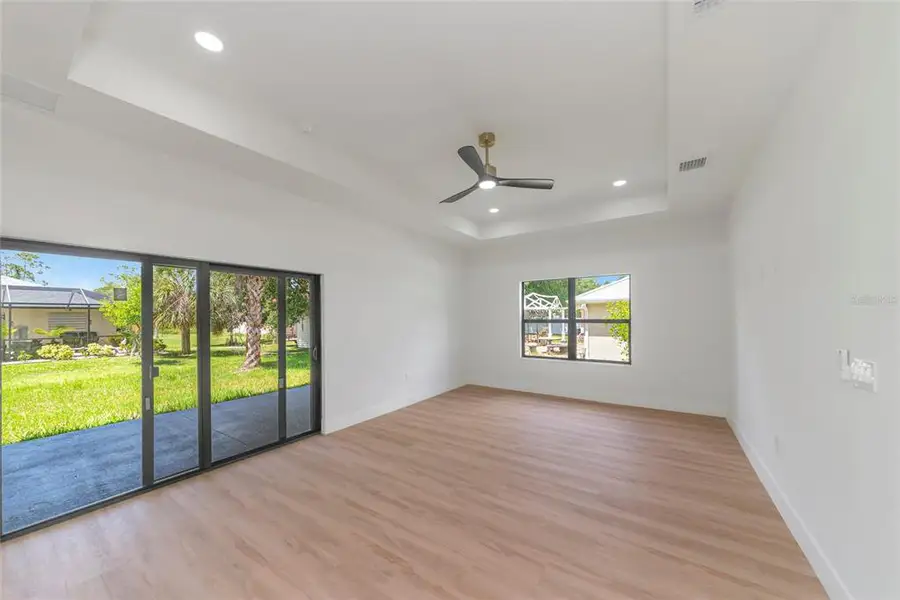 Spacious, unfurnished interior of a new home in , North Port (Image 17).