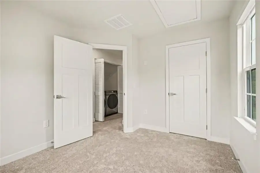 Spacious, unfurnished interior of a new home in , Lawrenceville (Image 24).