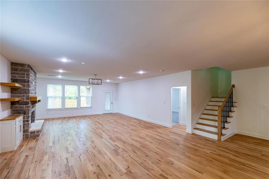 Spacious, unfurnished interior of a new home in , Garland (Image 30).