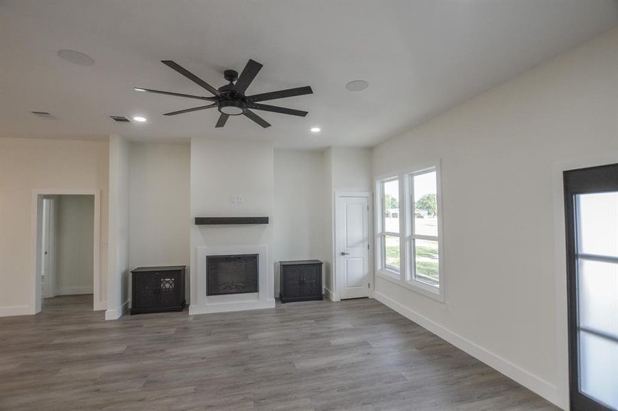 Spacious, unfurnished interior of a new home in , Malakoff (Image 15). Spacious, unfurnished interior of a new home in , Malakoff (Image 15).