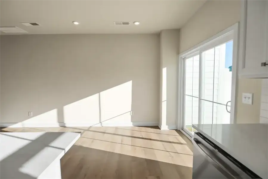 Spacious, unfurnished interior of a new home in Townes At Abner Creek, Greer (Image 8).
