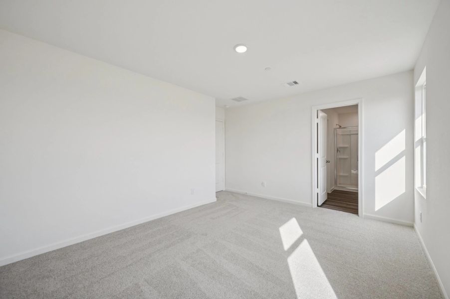 Representative unfurnished interior of a home built from the Rayne by Starlight Homes in Coyote Meadows, Anna (Image 22).