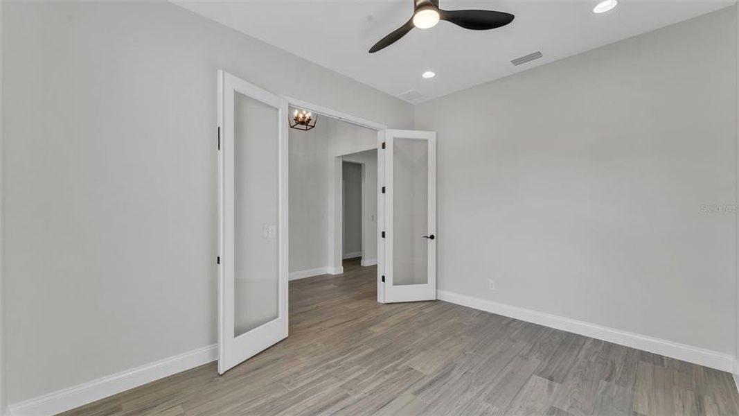 Spacious, unfurnished interior of a new home in , Lakeland (Image 33).