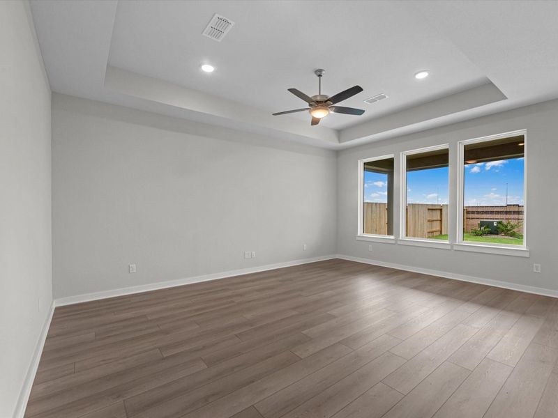 Spacious, unfurnished interior of a new home in Mason Woods, Cypress (Image 13).