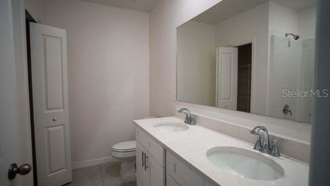 Furnished interior view inside a new home in Oakhaven Walk, Gainesville (Image 6).