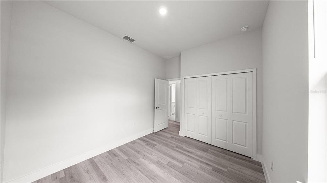 Spacious, unfurnished interior of a new home in , Port Charlotte (Image 28).