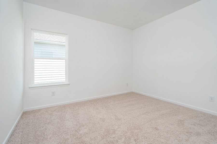 Spacious, unfurnished interior of a new home in Ridgewood, Shelbyville (Image 20).