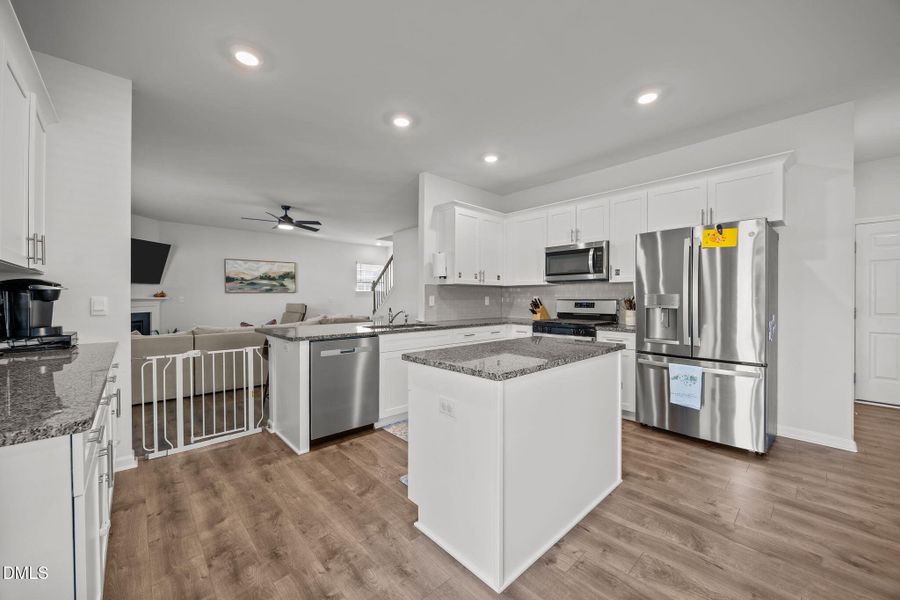 27-web-or-mls-IMG_4957 27-web-or-mls-IMG_4957