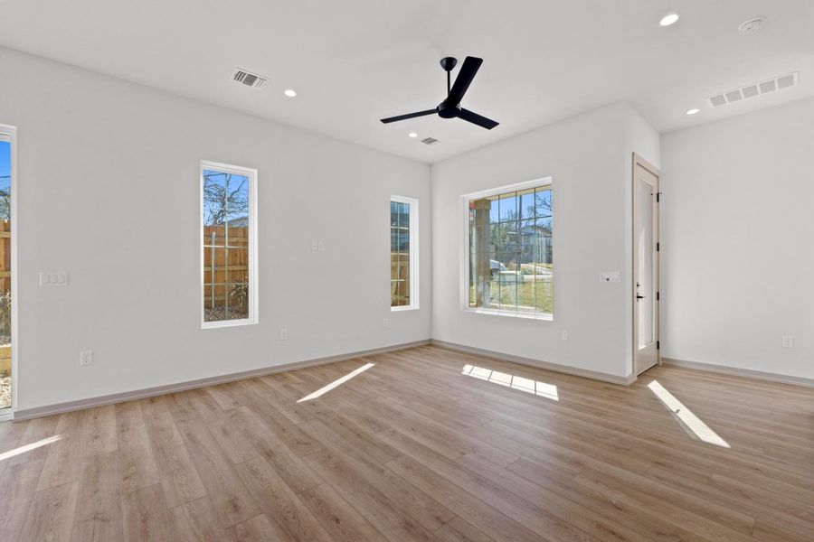 Spacious, unfurnished interior of a new home in , Austin (Image 18).