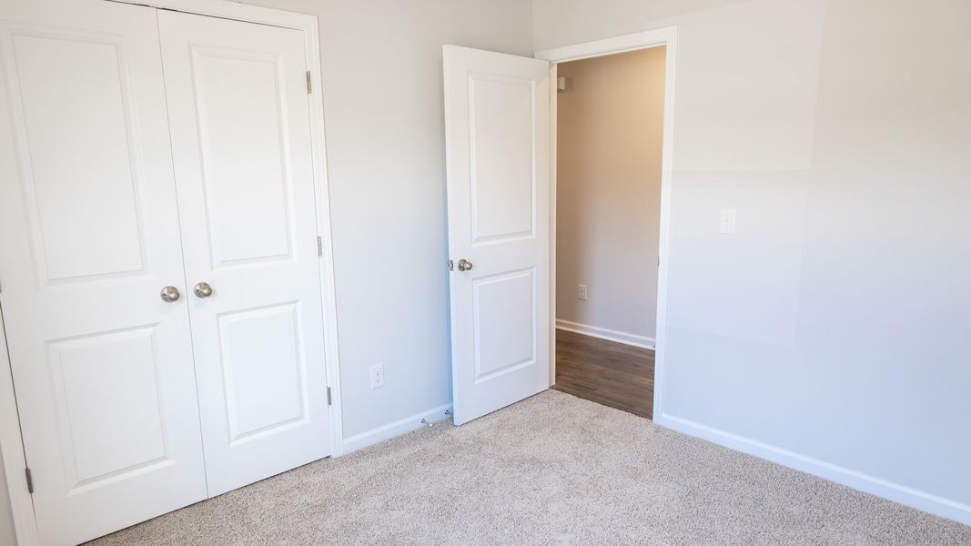Spacious, unfurnished interior of a new home in Saddle Trace, Lewisburg (Image 20).