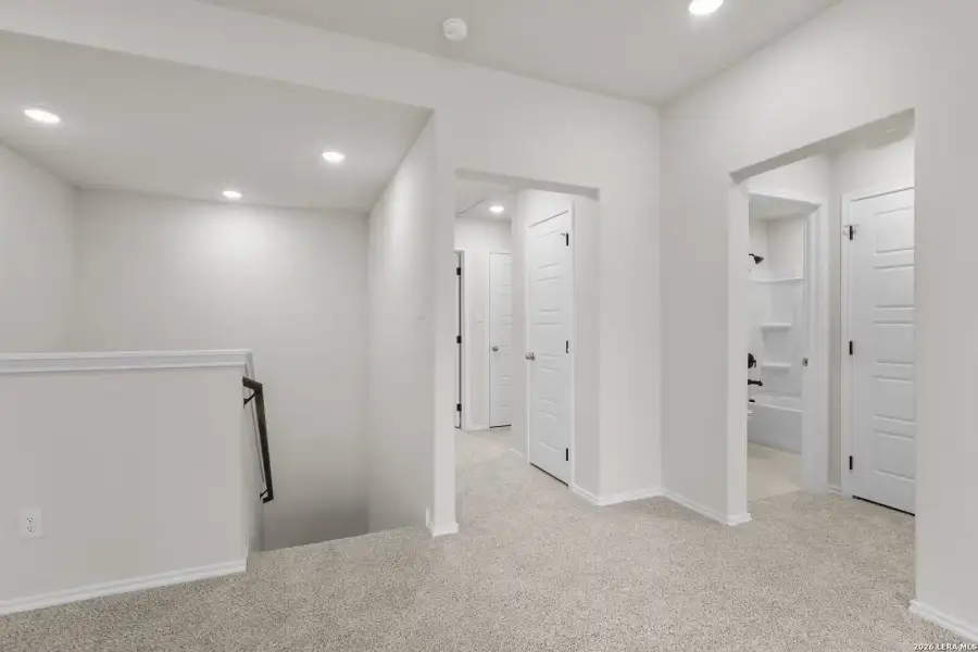 Spacious, unfurnished interior of a new home in Comanche Ridge, San Antonio (Image 15). Spacious, unfurnished interior of a new home in Comanche Ridge, San Antonio (Image 15).
