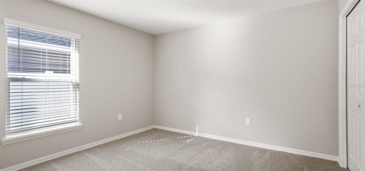 Spacious, unfurnished interior of a new home in Stonebridge North, Zephyrhills (Image 13).