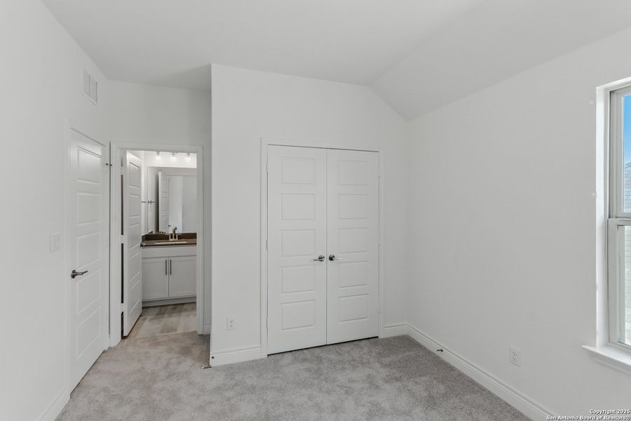 Spacious, unfurnished interior of a new home in Bison Ridge, San Antonio (Image 21). Spacious, unfurnished interior of a new home in Bison Ridge, San Antonio (Image 21).
