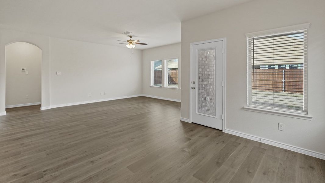 Spacious, unfurnished interior of a new home in Elevon, Lavon (Image 17).
