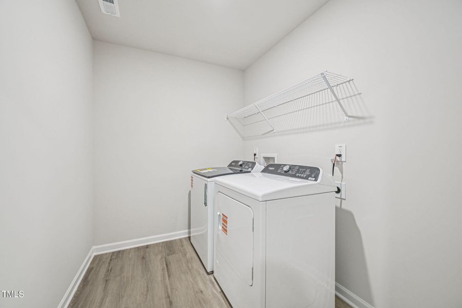 33-web-or-mls-Raleigh - Oak Manor - 721