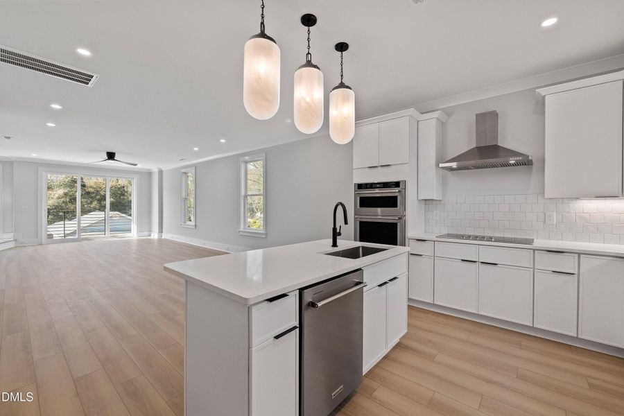 26-219 S West St_2227