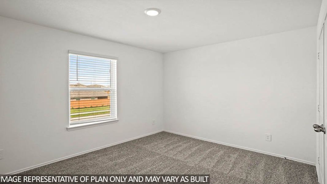 Spacious, unfurnished interior of a new home in East Williams Cove, Conroe (Image 17).