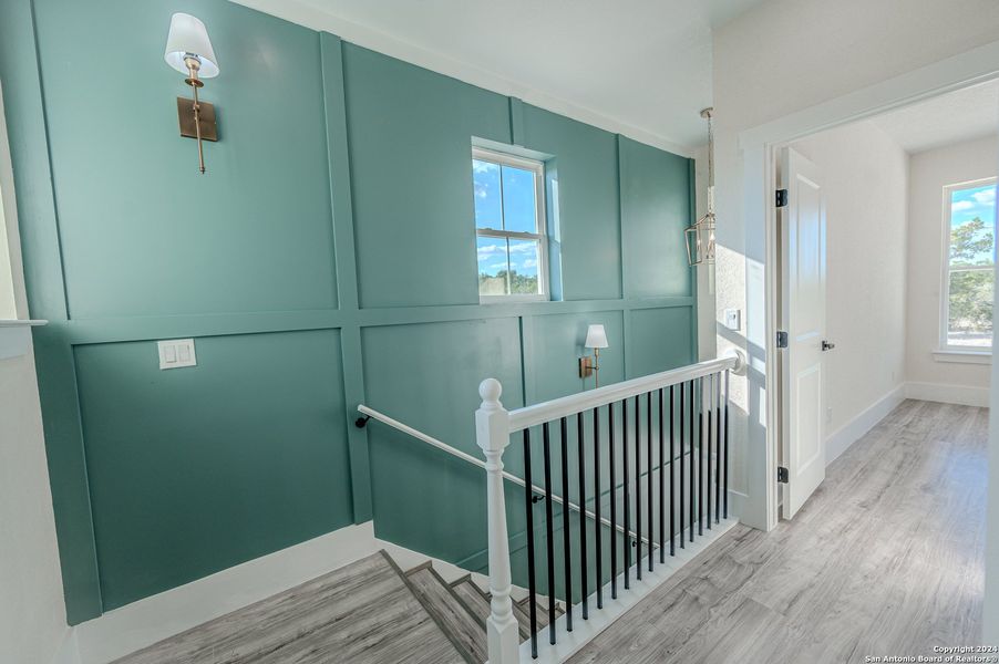 Furnished interior view inside a new home in , Bandera (Image 7).