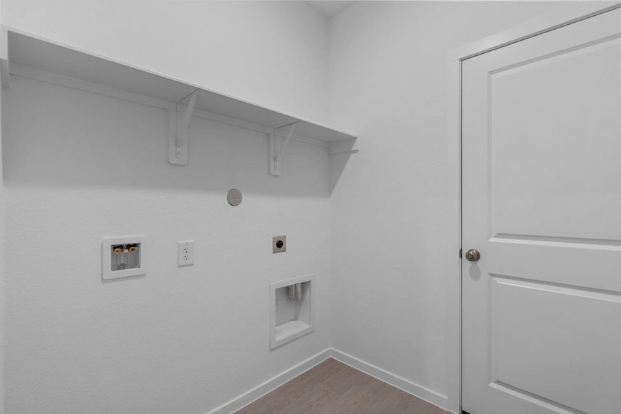 Spacious, unfurnished interior of a new home in Mavera, Conroe (Image 17).