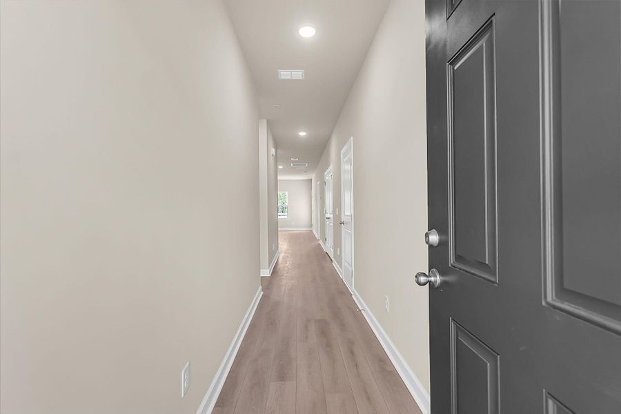 Spacious, unfurnished interior of a new home in , Ravenel (Image 24).
