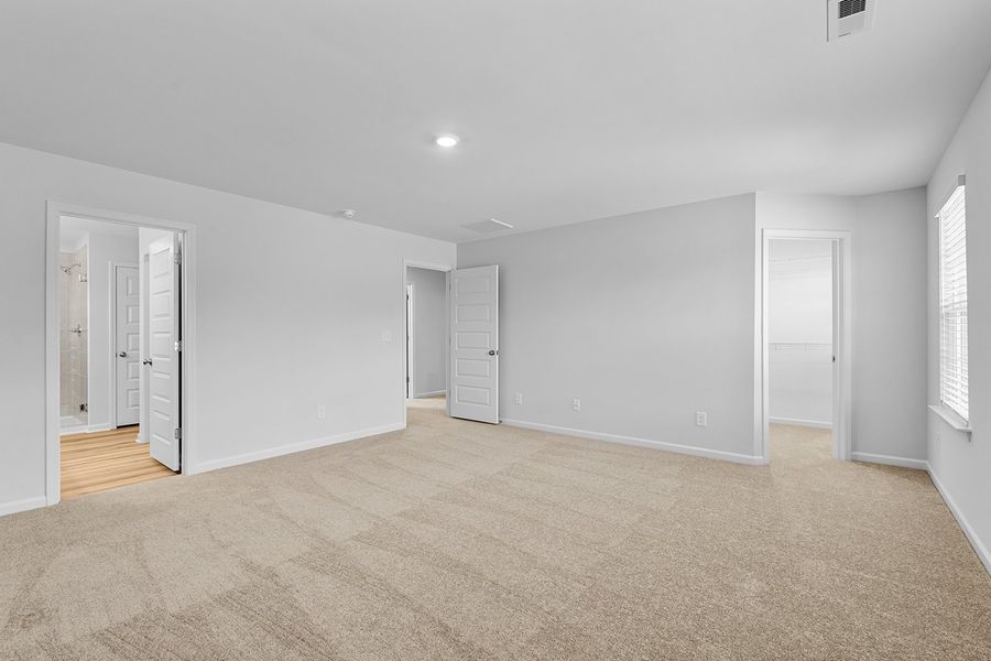 Spacious, unfurnished interior of a new home in Brooke Hill, Lewisville (Image 37).
