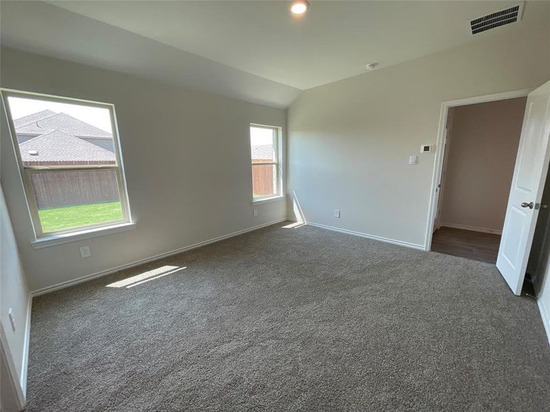 Spacious, unfurnished interior of a new home in Elevon, Lavon (Image 11).