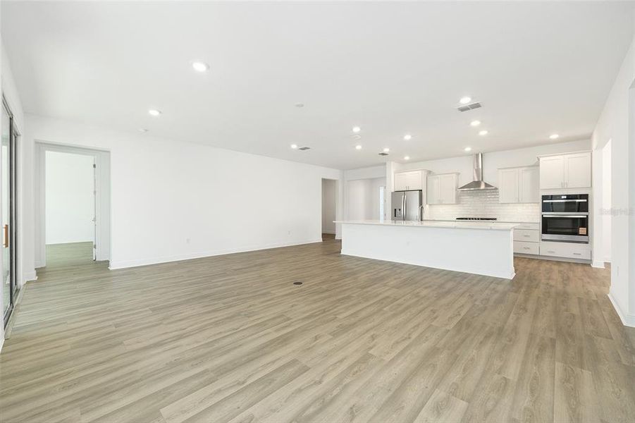 Spacious, unfurnished interior of a new home in , Ocala (Image 35).