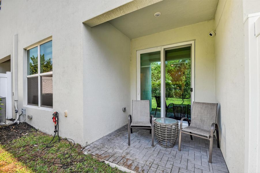 Exterior details and patio area of a home in , Lake Worth (Image 27).