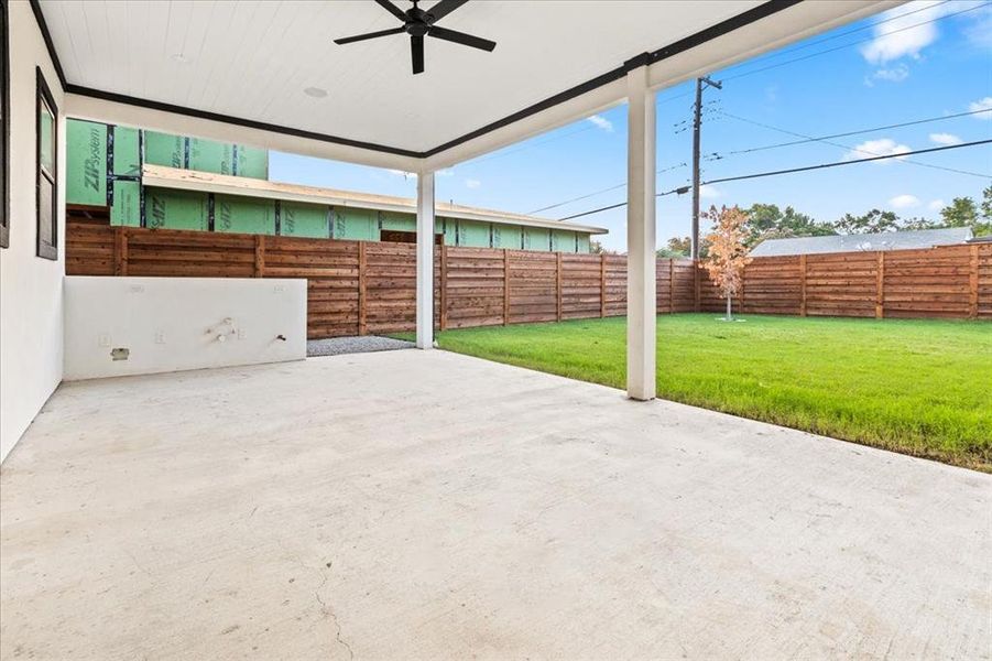 View of patio / terrace with ceiling fan