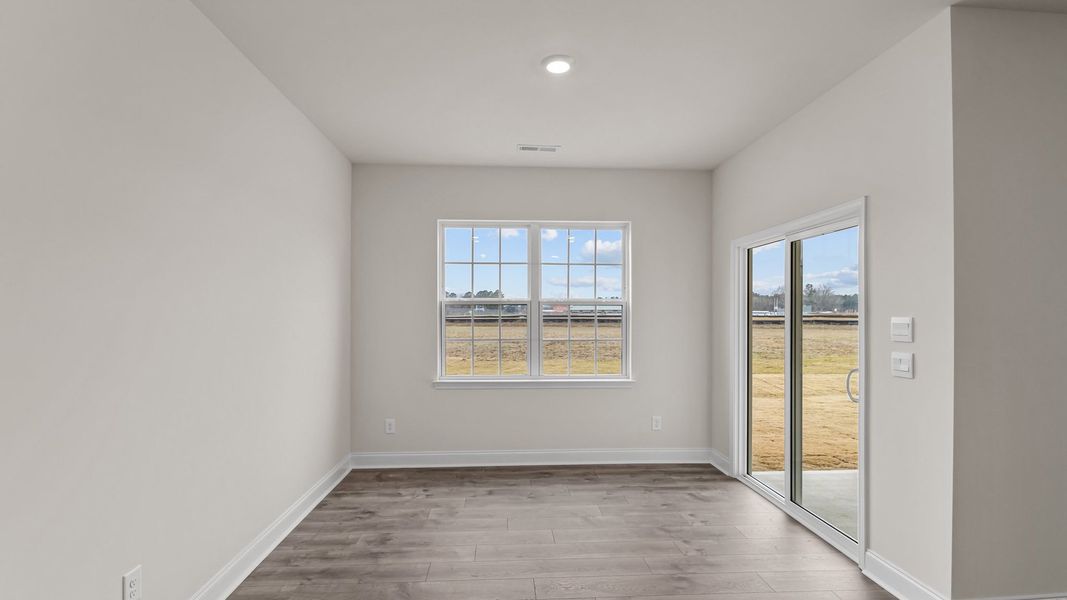 Spacious, unfurnished interior of a new home in Villa Grande, Winterville (Image 16).