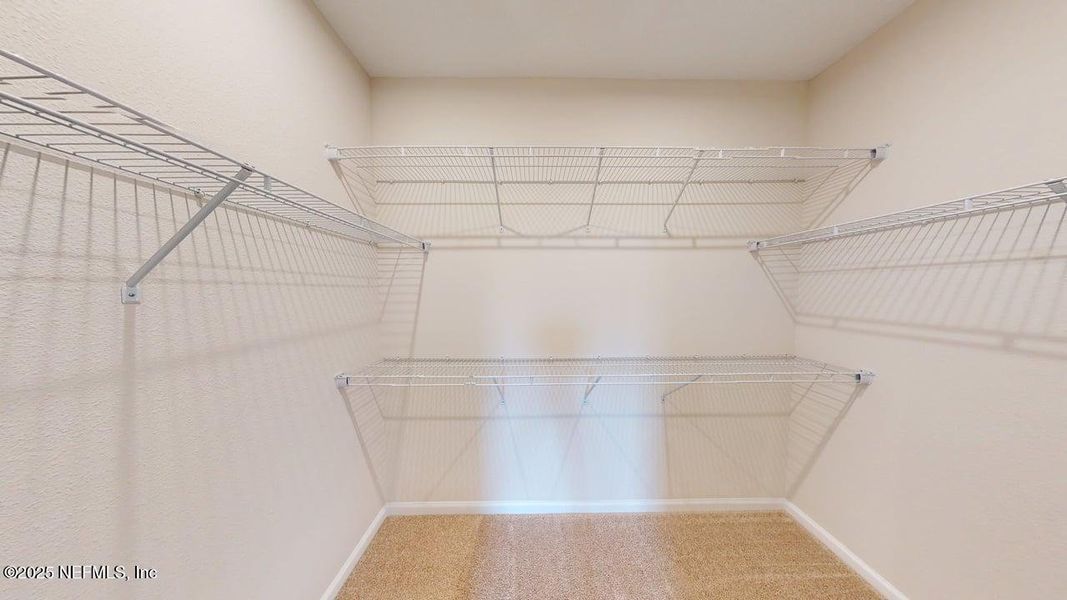 Spacious, unfurnished interior of a new home in Lakes at Bella Lago, Green Cove Springs (Image 10).