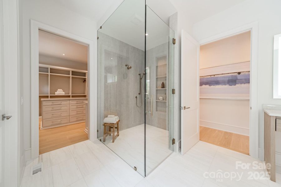 Image 43 of a home in .