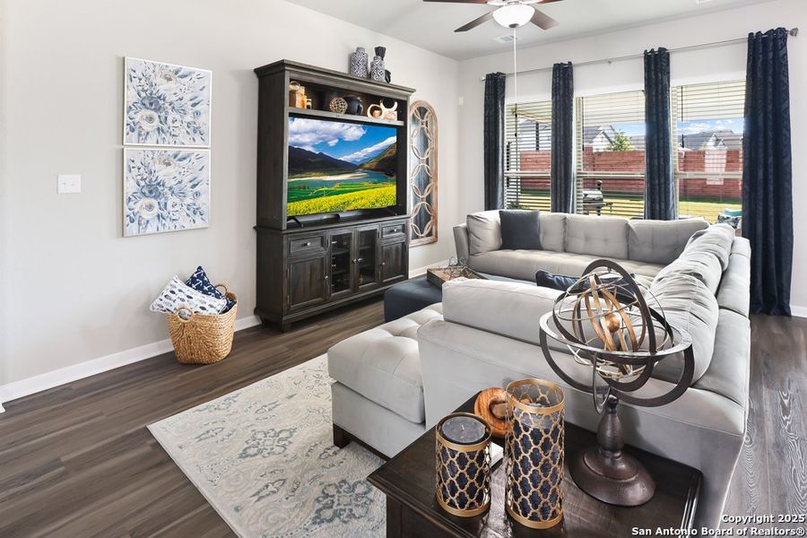 Furnished interior view inside a new home in Buffalo Crossing, Cibolo (Image 5).