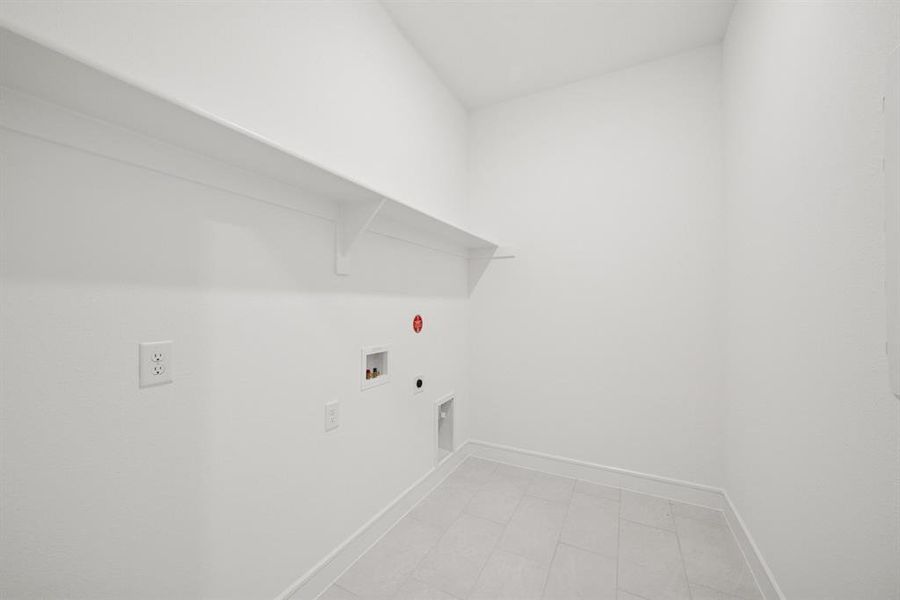 Spacious, unfurnished interior of a new home in Wellington, Haslet (Image 23).