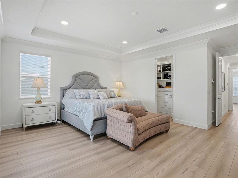 Furnished interior view inside a new home in , Oviedo (Image 36).