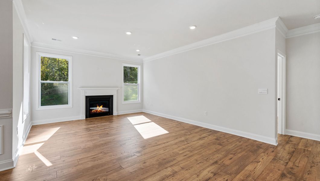 Spacious, unfurnished interior of a new home in Seven Oaks, Greenwood (Image 16).
