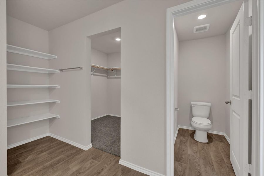 Spacious, unfurnished interior of a new home in Bollinger, Maxwell (Image 31).
