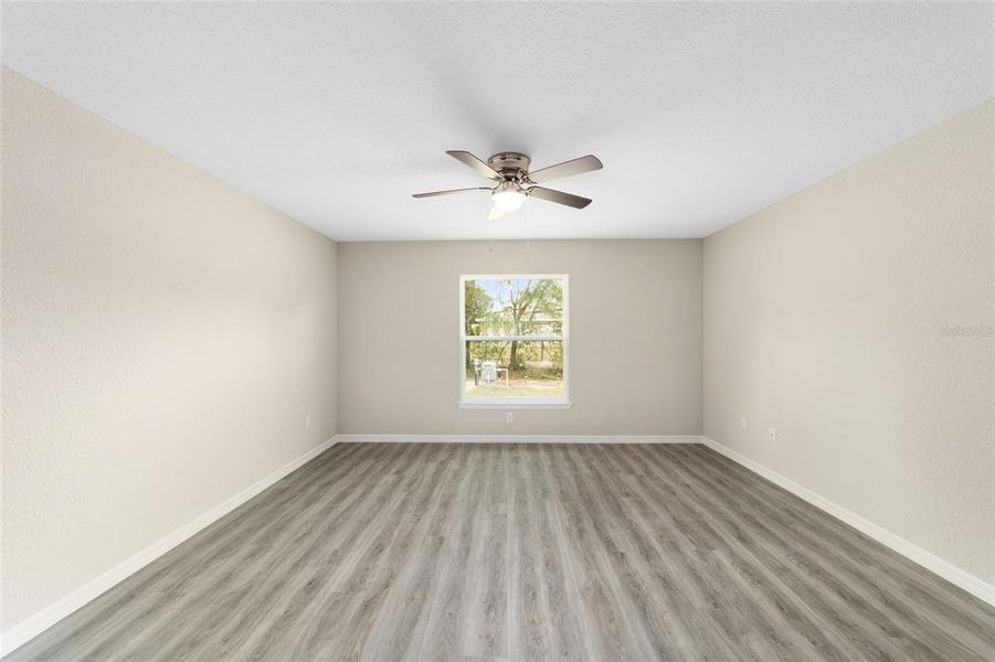 Spacious, unfurnished interior of a new home in , Citrus Springs (Image 19).