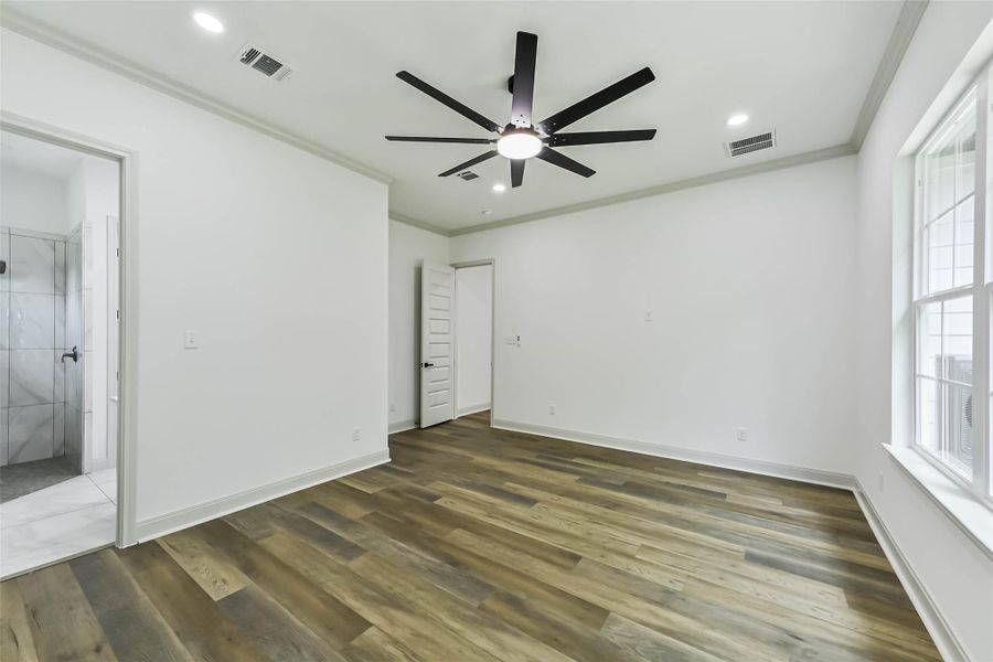 Spacious, unfurnished interior of a new home in , Tomball (Image 42). Spacious, unfurnished interior of a new home in , Tomball (Image 42).
