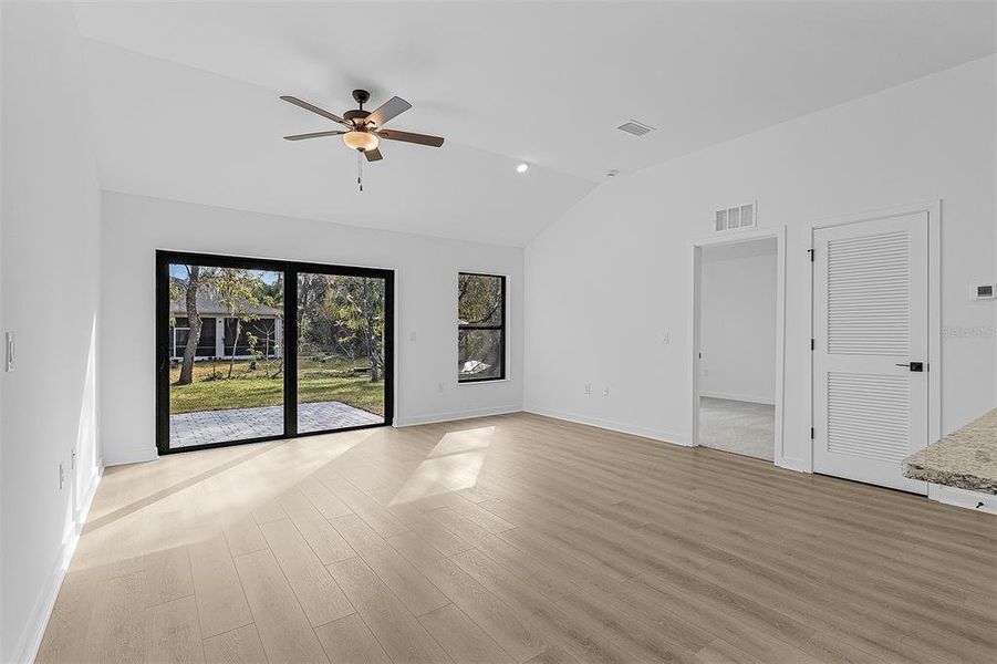 Spacious, unfurnished interior of a new home in , North Port (Image 14).