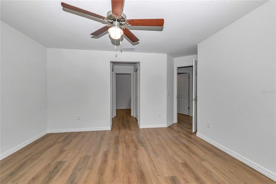 Spacious, unfurnished interior of a new home in , Dunnellon (Image 28).