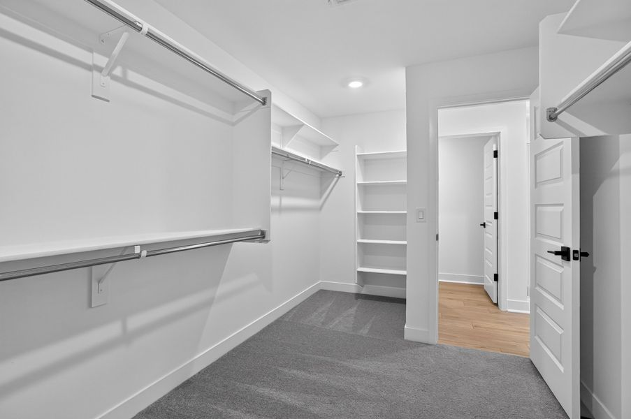 Spacious, unfurnished interior of a new home in Allen Ranches, Litchfield Park (Image 20).