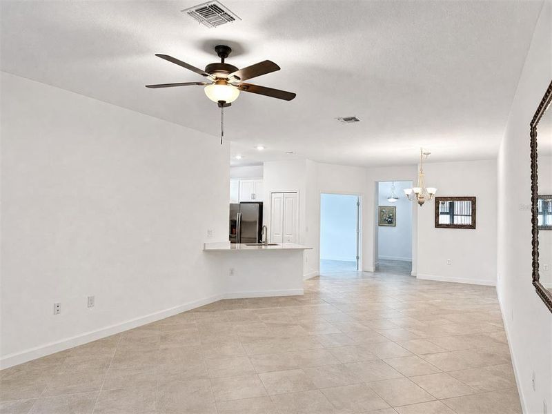 Spacious, unfurnished interior of a new home in Palm Lake at Coco Bay, Englewood (Image 27). Spacious, unfurnished interior of a new home in Palm Lake at Coco Bay, Englewood (Image 27).