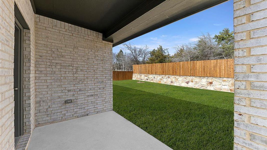 25. 2110 Sunnymede - Patio