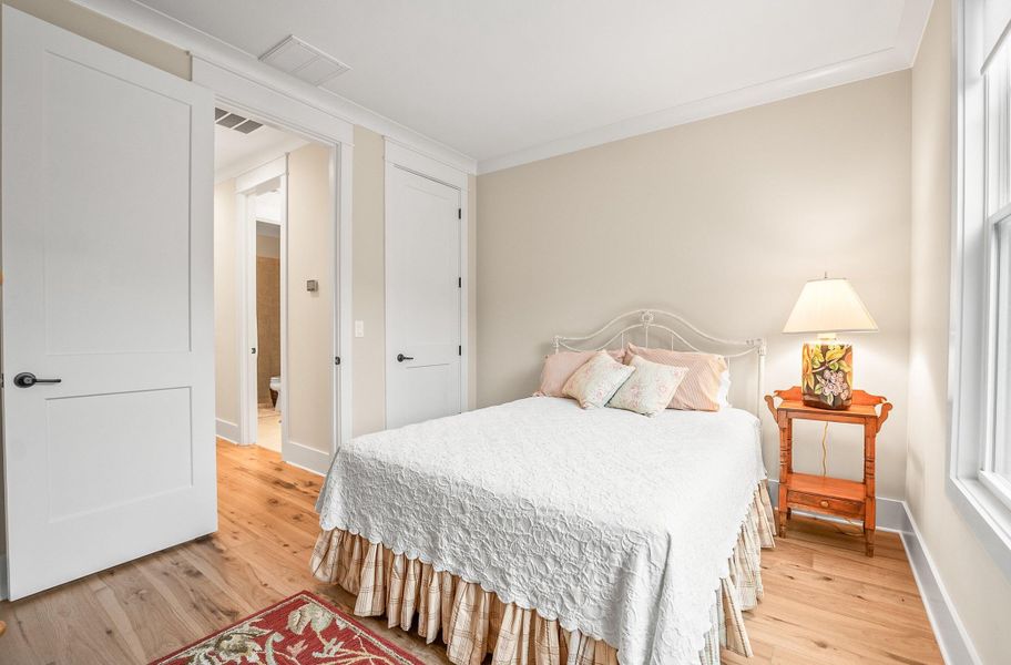 Furnished interior view inside a new home in , Beaufort (Image 46).